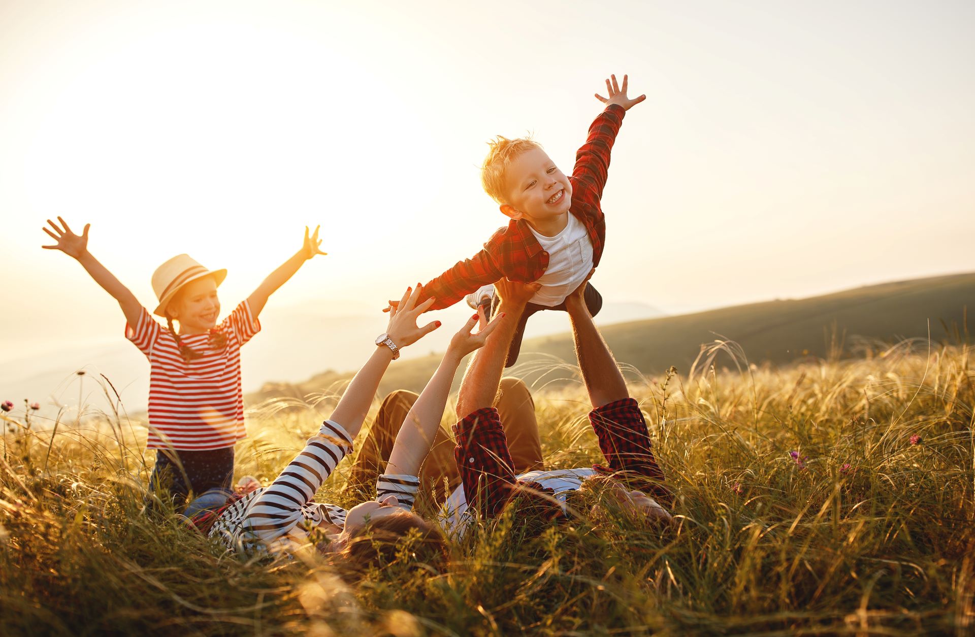 Urlaub Der Actionklasse Mit Der Familie Auf Camping Segel Oder