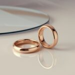 Zwei elegante Partnerringe aus Roségold